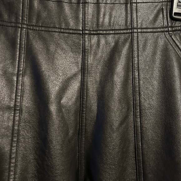 Spanx Women's $168 Noir Vegan Faux Leather Like‎ Pull On Jogger Pants Size Small - Picture 3 of 9